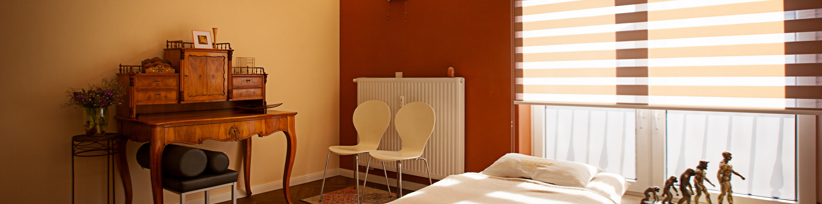 Praxisraum Osteopathie mit Medizinball